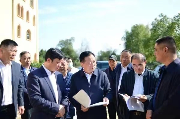 省民政厅党组书记杨泽发赴咸宁市调研养老服务工作